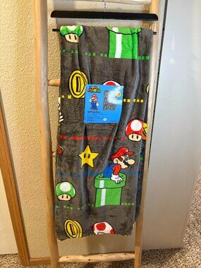 Super Mario Plush Throw Blanket Nintendo Mario Yoshi 50x70 NWT